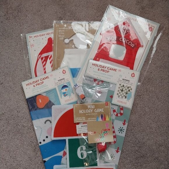 6 Christmas Elf Outfits and Activates - Picture 2 of 8